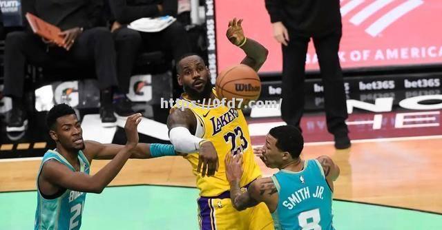 NBA东部半决赛战绩出炉，雄鹿连胜4场晋级决赛